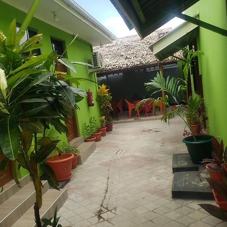 L&J Modern Backpackers Bnb Dar es Salaam Zewnętrze zdjęcie