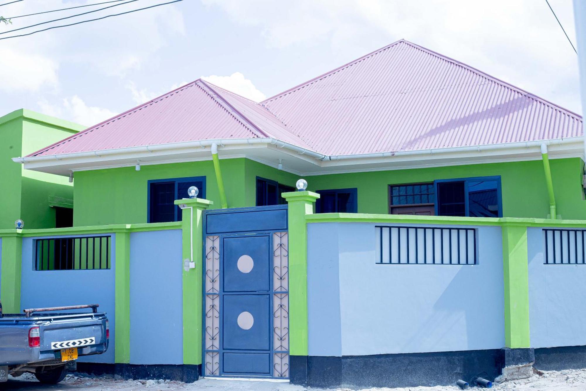 L&J Modern Backpackers Bnb Dar es Salaam Zewnętrze zdjęcie