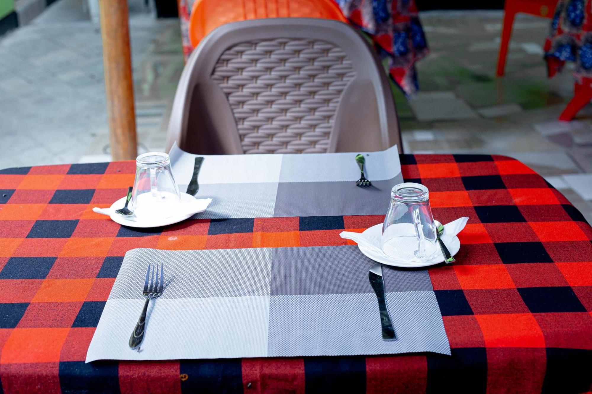L&J Modern Backpackers Bnb Dar es Salaam Zewnętrze zdjęcie