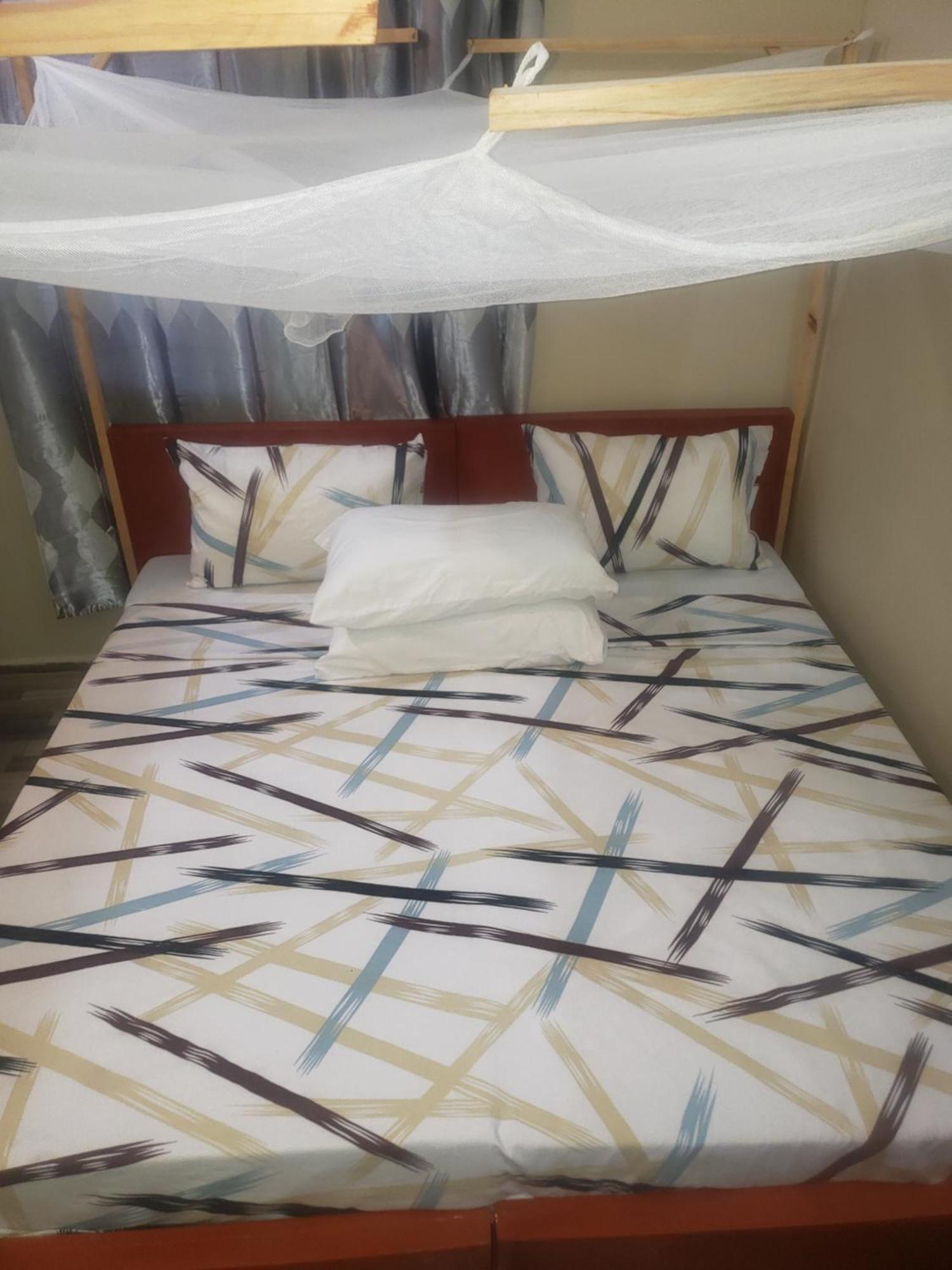 L&J Modern Backpackers Bnb Dar es Salaam Zewnętrze zdjęcie