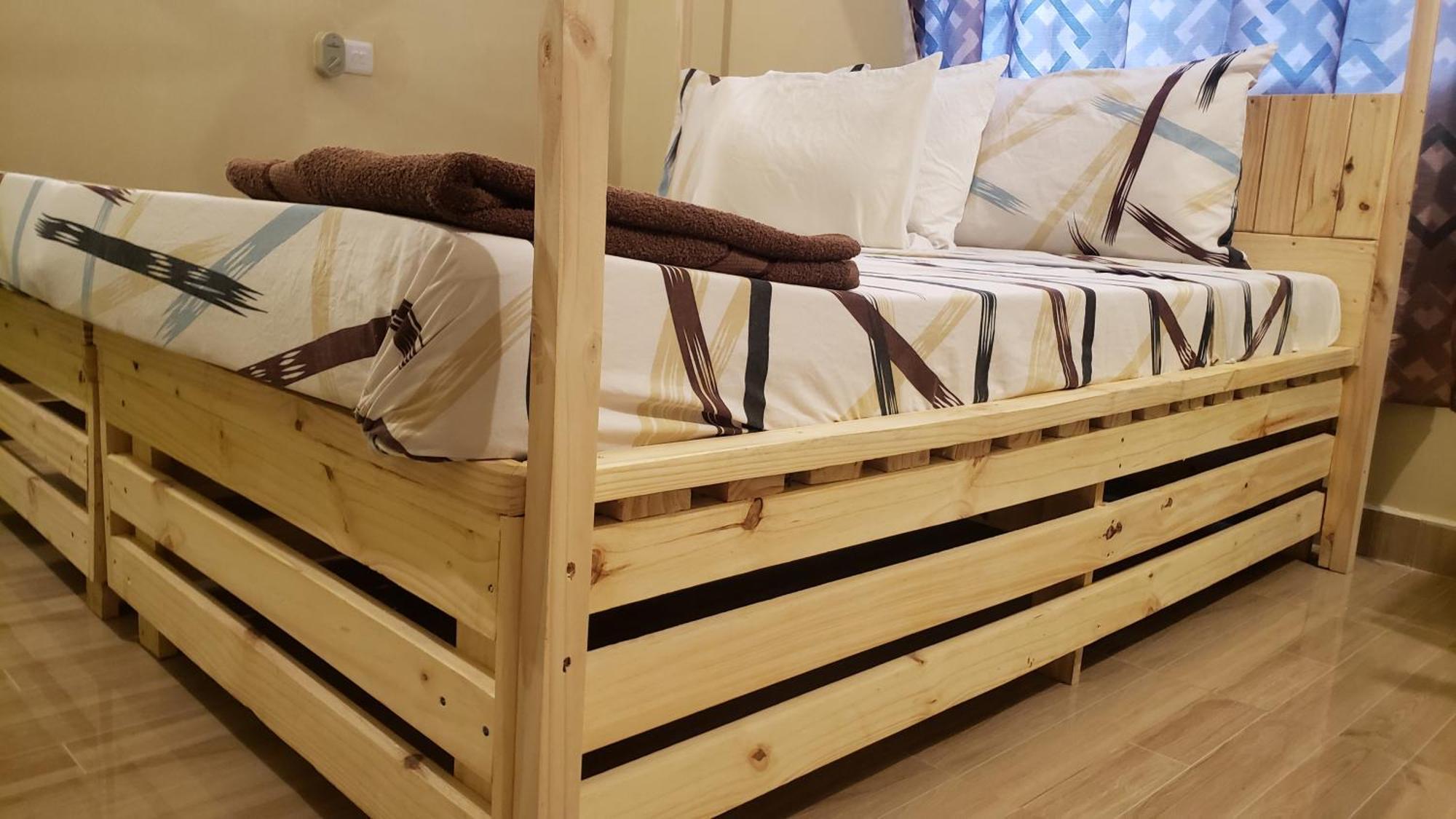 L&J Modern Backpackers Bnb Dar es Salaam Zewnętrze zdjęcie