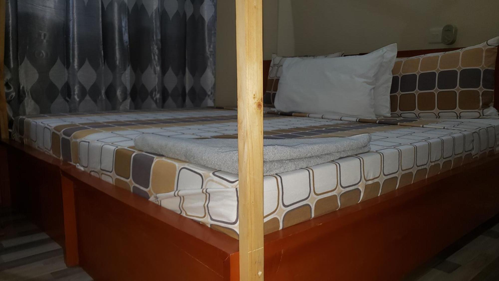 L&J Modern Backpackers Bnb Dar es Salaam Zewnętrze zdjęcie