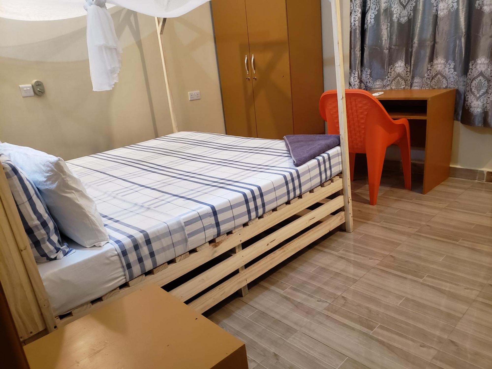 L&J Modern Backpackers Bnb Dar es Salaam Zewnętrze zdjęcie