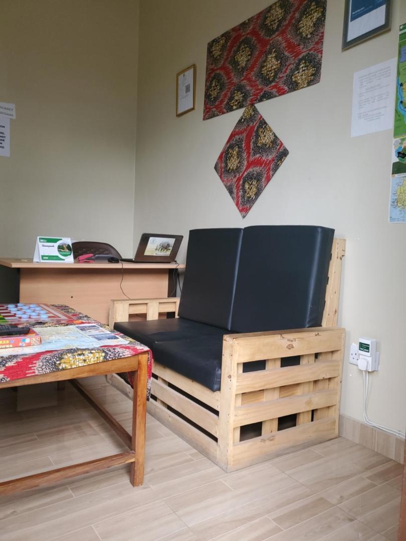 L&J Modern Backpackers Bnb Dar es Salaam Zewnętrze zdjęcie