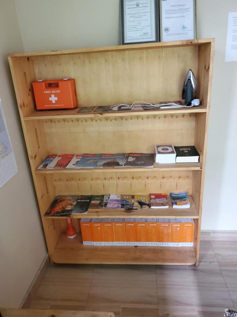 L&J Modern Backpackers Bnb Dar es Salaam Zewnętrze zdjęcie
